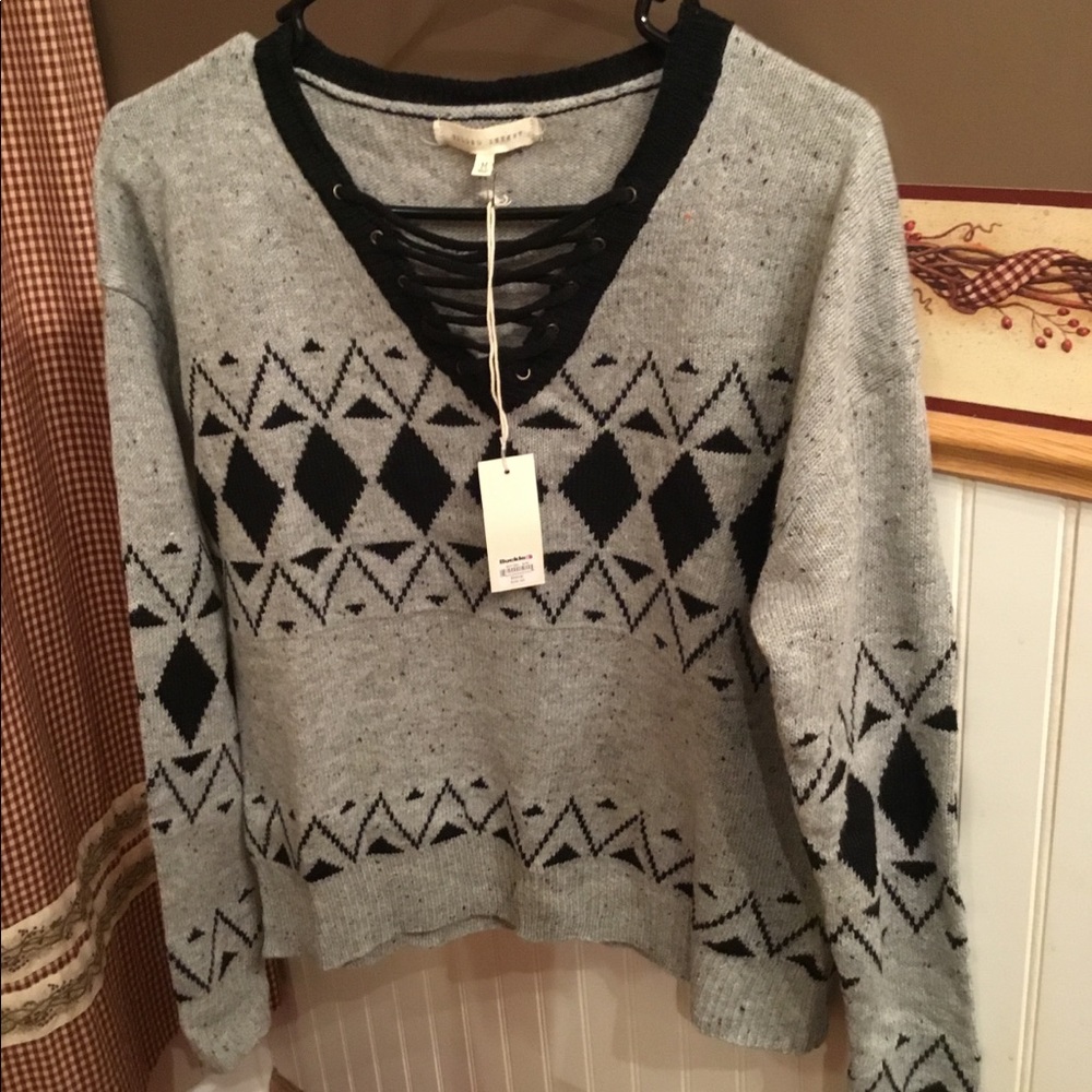 Pull over sweater